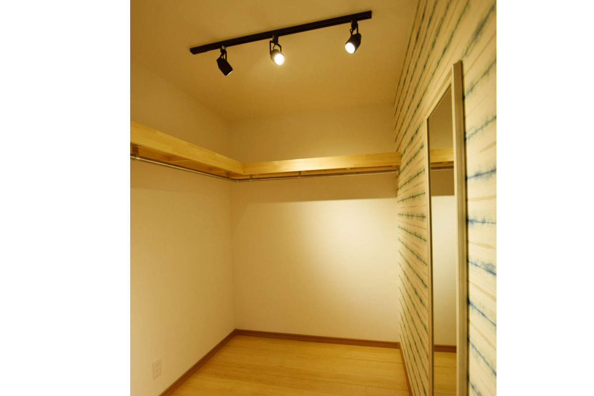 リノベーション事例　施工後　ウォークインクローゼット