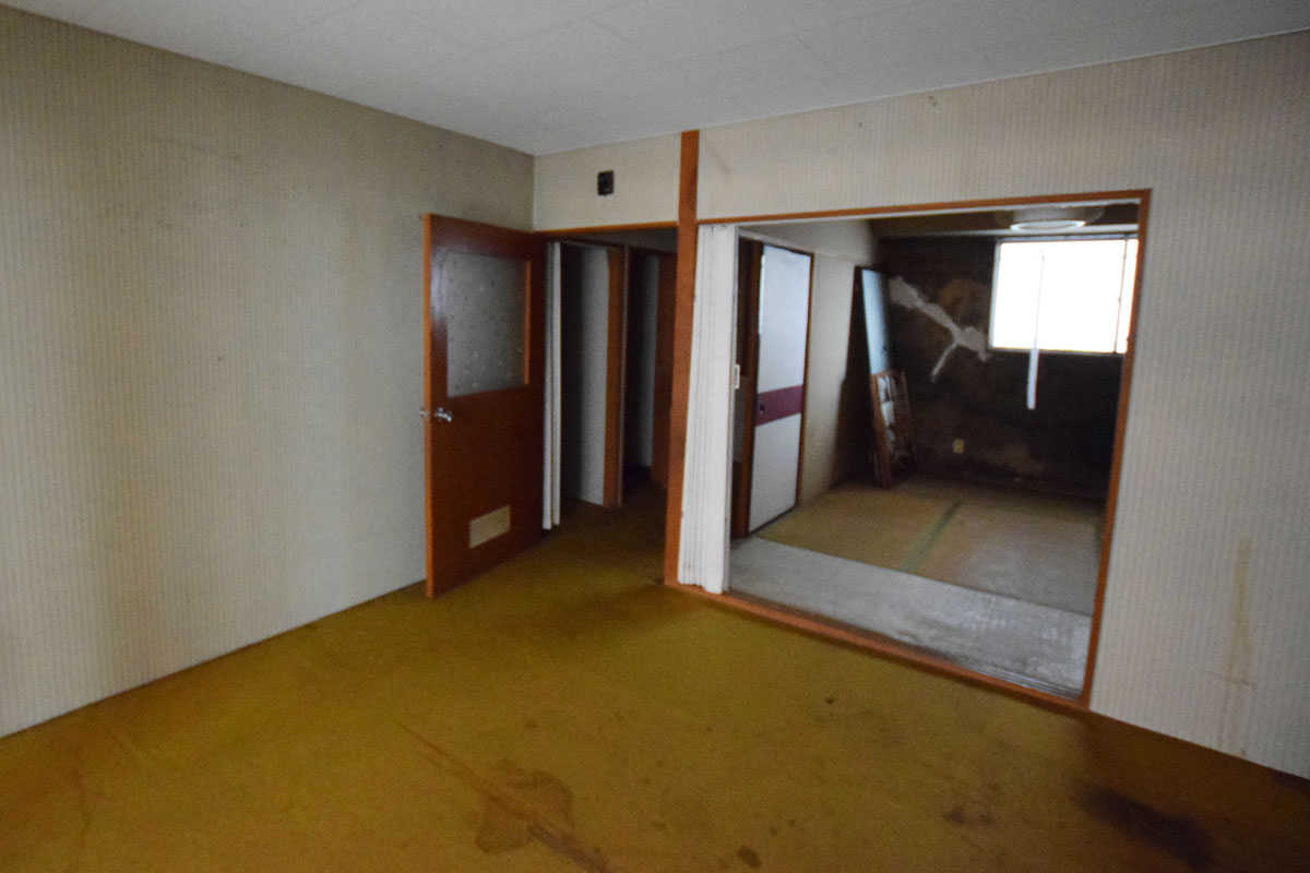 リノベーション事例　施工前　リビングダイニング